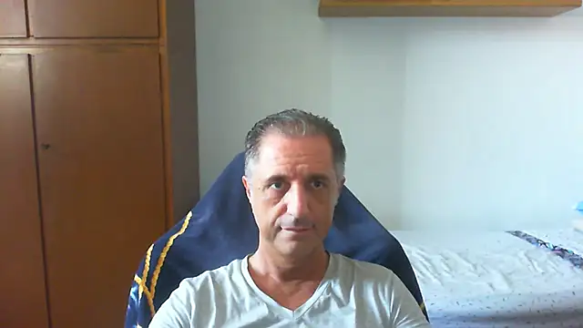 Snapshot of lliuk70mi chatting on June 26, 11:58 am lliuk70mi online show from June 26, 11:58 am
