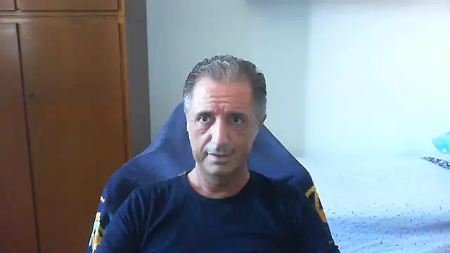 Snapshot of lliuk70mi chatting on July 12, 12:07 pm lliuk70mi online show from July 12, 12:07 pm