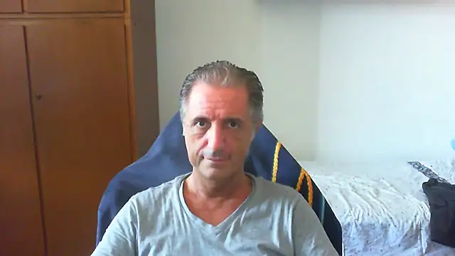 Snapshot of lliuk70mi chatting on July 24, 1:20 pm lliuk70mi online show from July 24, 1:20 pm