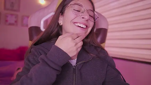 milly kenner online show from March 26, 8:03 pm