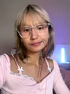 bigbabykiki online show from September 10, 6:35 am