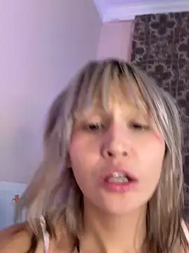 bigbabykiki online show from October 30, 2:07 pm