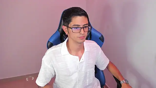 Snapshot of Ethan_Sai___ chatting on January 11, 9:15 pm Ethan Sai online show from January 11, 9:15 pm