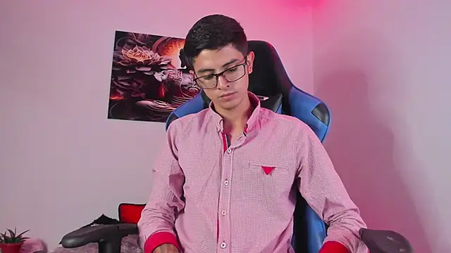 Snapshot of Ethan_Sai___ chatting on February 7, 11:45 pm Ethan Sai online show from February 7, 11:45 pm