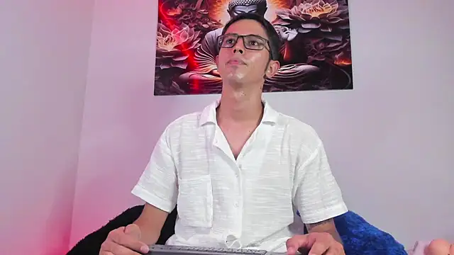 Snapshot of Ethan_Sai___ chatting on February 17, 8:04 pm Ethan Sai online show from February 17, 8:04 pm