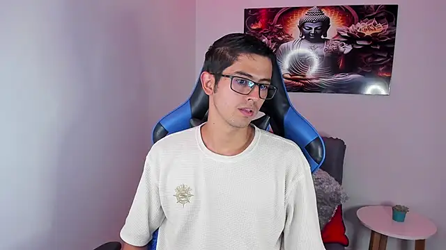 Snapshot of Ethan_Sai___ chatting on March 7, 6:33 pm Ethan Sai online show from March 7, 6:33 pm