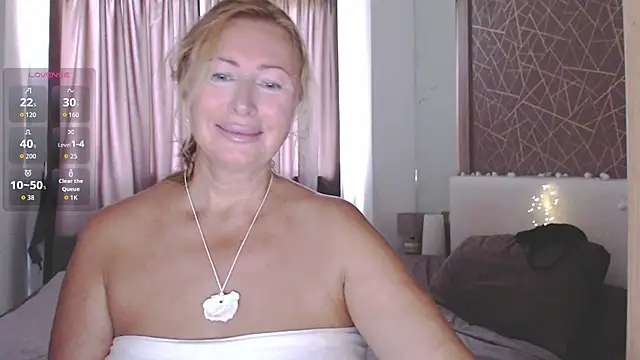 Snapshot of _Monika_sun_ chatting on June 6, 1:54 am Monika sun online show from June 6, 1:54 am