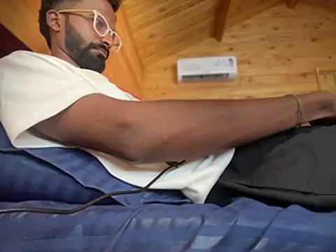 Snapshot of bigfatdick111 chatting on February 23, 8:01 am bigfatdick111 online show from February 23, 8:01 am