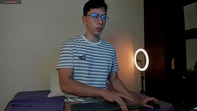 Snapshot of Alexx_oconnor chatting on January 2, 5:57 am Alexx oconnor online show from January 2, 5:57 am