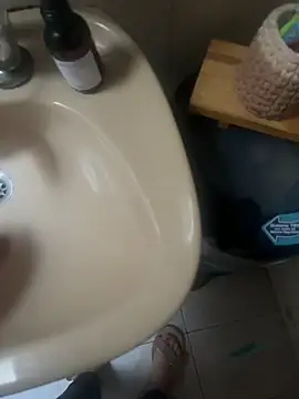 Snapshot of Popinasq chatting on September 18, 6:54 pm Popinasq online show from September 18, 6:54 pm