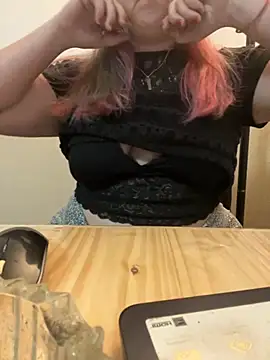 Snapshot of Popinasq chatting on October 10, 5:39 am Popinasq online show from October 10, 5:39 am