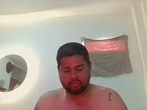 Snapshot of GABRIELGARCIA1313 chatting on May 31, 6:09 pm GABRIELGARCIA1313 online show from May 31, 6:09 pm