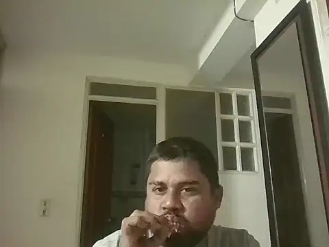 Snapshot of GABRIELGARCIA1313 chatting on June 5, 12:06 am GABRIELGARCIA1313 online show from June 5, 12:06 am