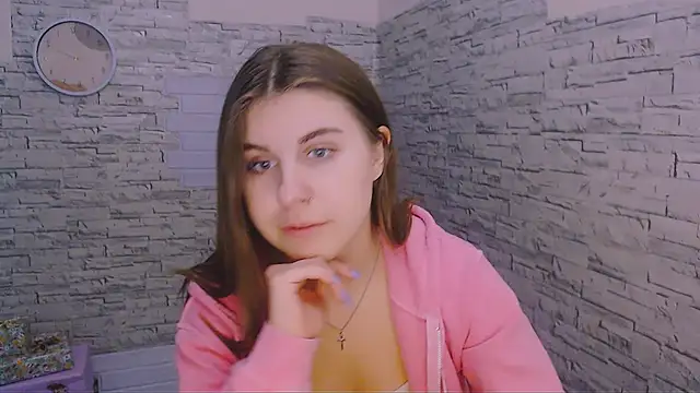 Snapshot of Sweet_Doll_Luna chatting on December 14, 9:13 pm Sweet Doll Luna online show from December 14, 9:13 pm