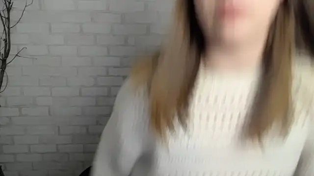 Snapshot of Sweet_Doll_Luna chatting on December 29, 5:44 pm Sweet Doll Luna online show from December 29, 5:44 pm