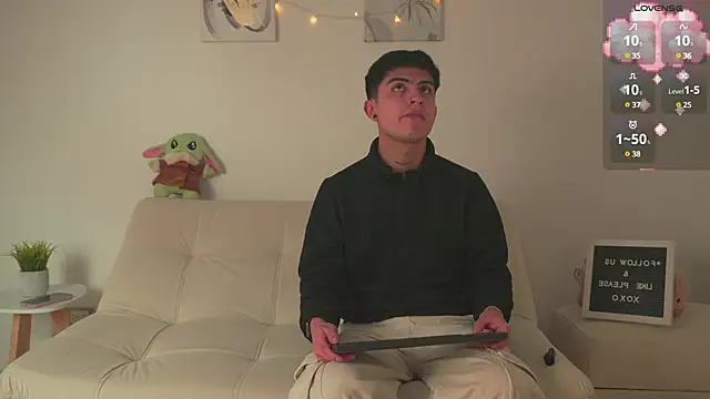 tommy and sophie online show from February 19, 4:34 am