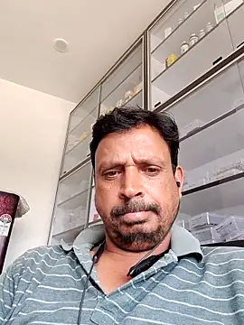Snapshot of Raj1043 chatting on June 13, 6:00 am Raj1043 online show from June 13, 6:00 am