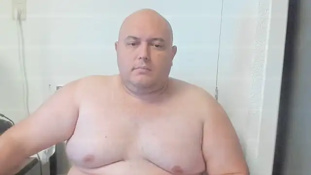 Snapshot of BigromeoXX chatting on November 8, 4:40 pm BigromeoXX online show from November 8, 4:40 pm