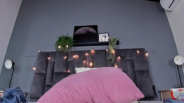 DulceAurora   online show from March 31, 2:57 am