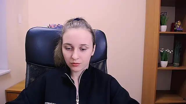 Snapshot of _Nicole_new chatting on January 24, 10:21 am  Nicole new online show from January 24, 10:21 am