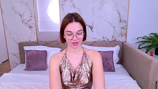 Snapshot of DanaLoved chatting on December 19, 10:00 pm DanaLoved online show from December 19, 10:00 pm