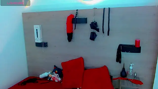 Snapshot of Isalombardi chatting on April 15, 2:35 pm Isalombardi online show from April 15, 2:35 pm