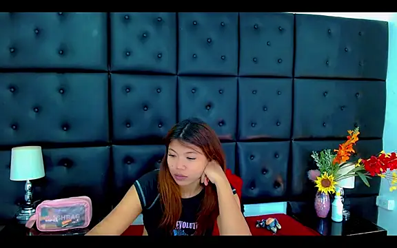 Snapshot of Isalombardi chatting on April 18, 2:26 am Isalombardi online show from April 18, 2:26 am