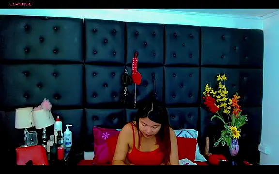 Snapshot of Isalombardi chatting on May 14, 2:40 am Isalombardi online show from May 14, 2:40 am