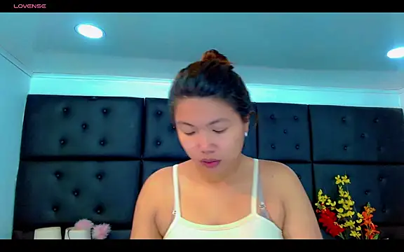Snapshot of Isalombardi chatting on May 15, 2:40 am Isalombardi online show from May 15, 2:40 am