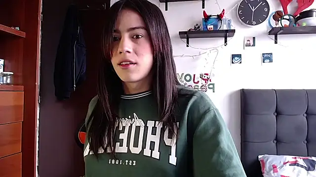 Lauraxdoll online show from February 4, 5:55 pm