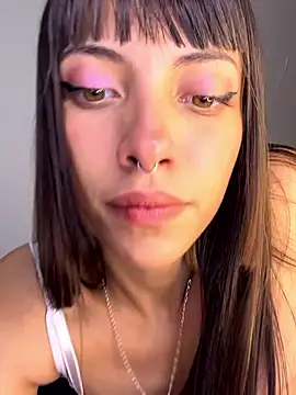 Snapshot of MiaGoth_ chatting on May 17, 9:22 pm MiaGoth online show from May 17, 9:22 pm