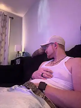 bigred0808 online show from March 11, 3:40 pm