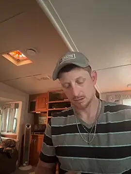 bigred0808 online show from April 5, 9:12 pm