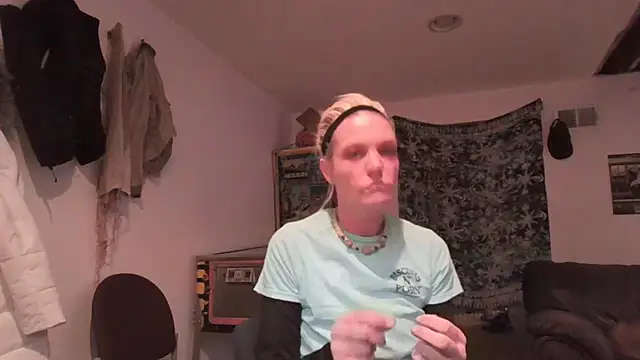 Snapshot of AddieAssets chatting on December 8, 7:05 am AddieAssets online show from December 8, 7:05 am