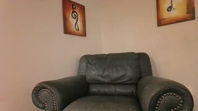 Snapshot of AddieAssets chatting on December 16, 8:09 am AddieAssets online show from December 16, 8:09 am