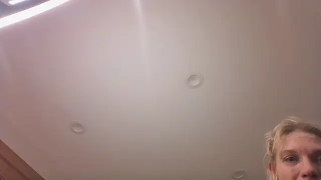 Snapshot of AddieAssets chatting on December 19, 8:02 am AddieAssets online show from December 19, 8:02 am