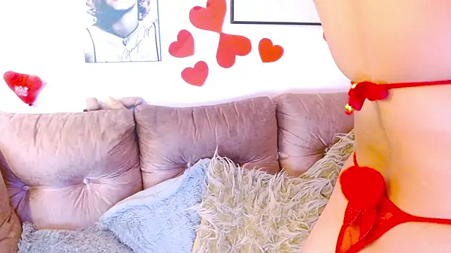 Snapshot of hinataleecs chatting on February 28, 5:04 pm hinataleecs online show from February 28, 5:04 pm