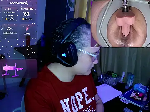 Snapshot of lolalicious_7583 chatting on March 3, 8:48 pm lolalicious 7583 online show from March 3, 8:48 pm