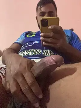 Snapshot of Sheik_z_o chatting on June 6, 5:34 am Sheik z o online show from June 6, 5:34 am