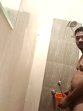 Snapshot of Mmm992170 chatting on February 6, 4:10 am Mmm992170 online show from February 6, 4:10 am