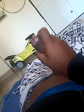 Snapshot of Mmm992170 chatting on February 17, 4:53 am Mmm992170 online show from February 17, 4:53 am