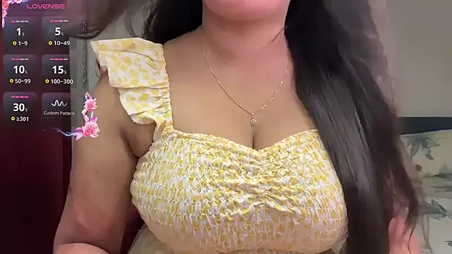 Snapshot of nandini_7 chatting on June 2, 6:32 pm nandini 7 online show from June 2, 6:32 pm