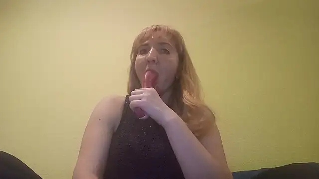 Snapshot of EstrellaWalters chatting on December 26, 2:37 pm EstrellaWalters online show from December 26, 2:37 pm