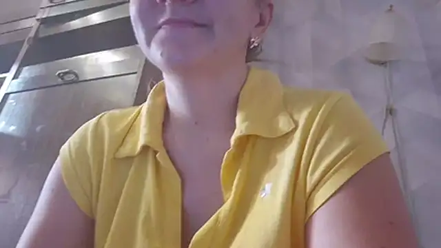 Snapshot of EstrellaWalters chatting on November 3, 6:25 am EstrellaWalters online show from November 3, 6:25 am