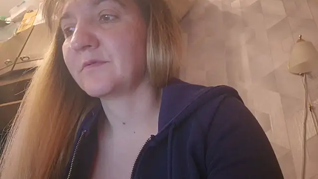 Snapshot of EstrellaWalters chatting on April 21, 8:42 am EstrellaWalters online show from April 21, 8:42 am