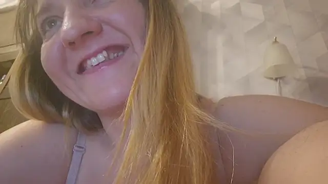 Snapshot of EstrellaWalters chatting on May 19, 4:57 pm EstrellaWalters online show from May 19, 4:57 pm