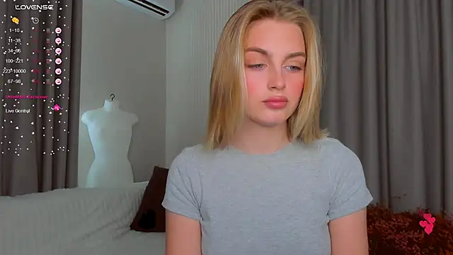 pretty girlnextdoor online show from September 13, 9:53 am