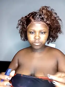 Snapshot of Dark_Berry_26 chatting on February 5, 12:37 am Dark Berry 26 online show from February 5, 12:37 am