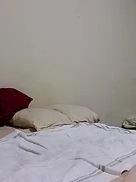 Snapshot of friendsloversex chatting on December 29, 3:44 am friendsloversex online show from December 29, 3:44 am