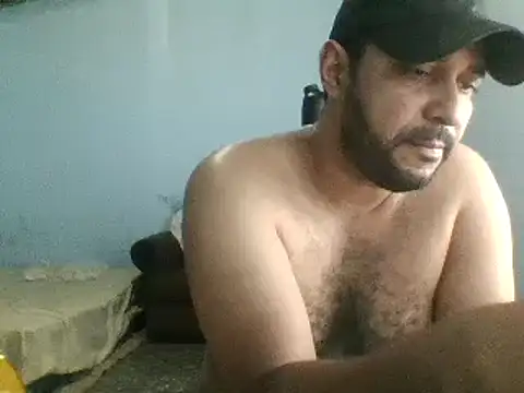 Snapshot of friendsloversex chatting on February 3, 2:47 am friendsloversex online show from February 3, 2:47 am